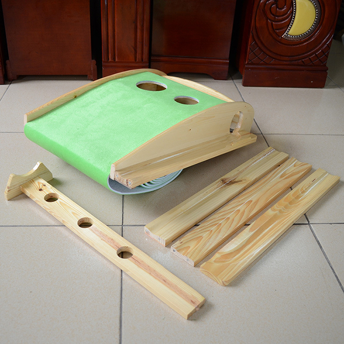 Hillman PGM Natural Wood 3m Golf Putting Trainer with Auto Ball Return